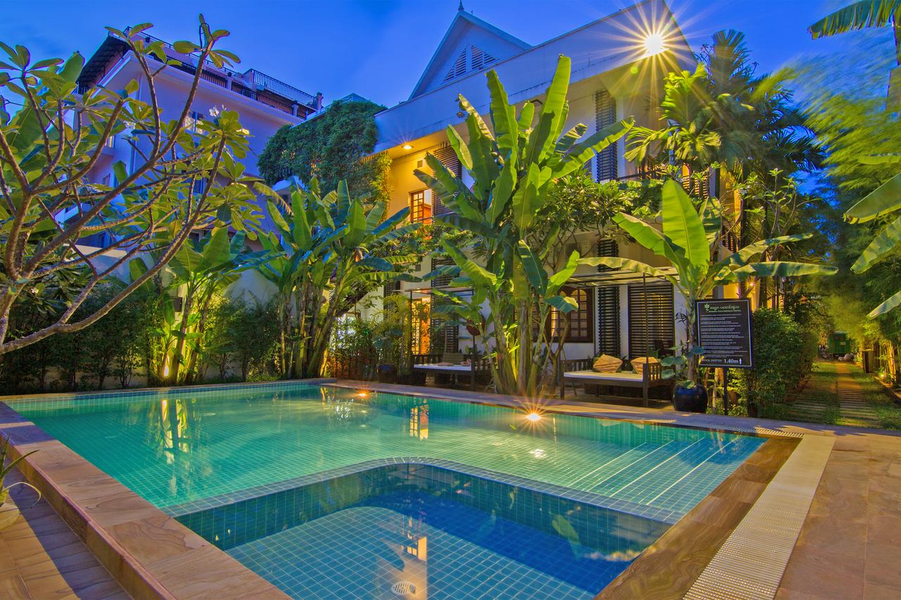 Apsara Centrepole